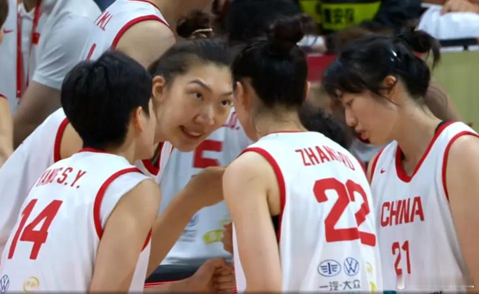 北京时间7月6日19:30分，备战2025年亚洲杯的中国女篮与澳大利亚女篮在海口
