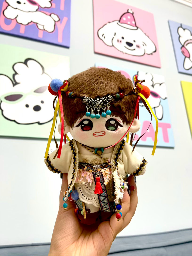 张泽禹[超话]  小球的百变造型～今日是苗疆少女球宝小球的穿搭日常记录 ​​​