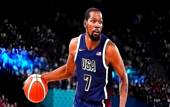 身价超过3亿美元的NBA球星杜兰特，是个出了名的“铁公鸡”。
全城人都在烧他的球