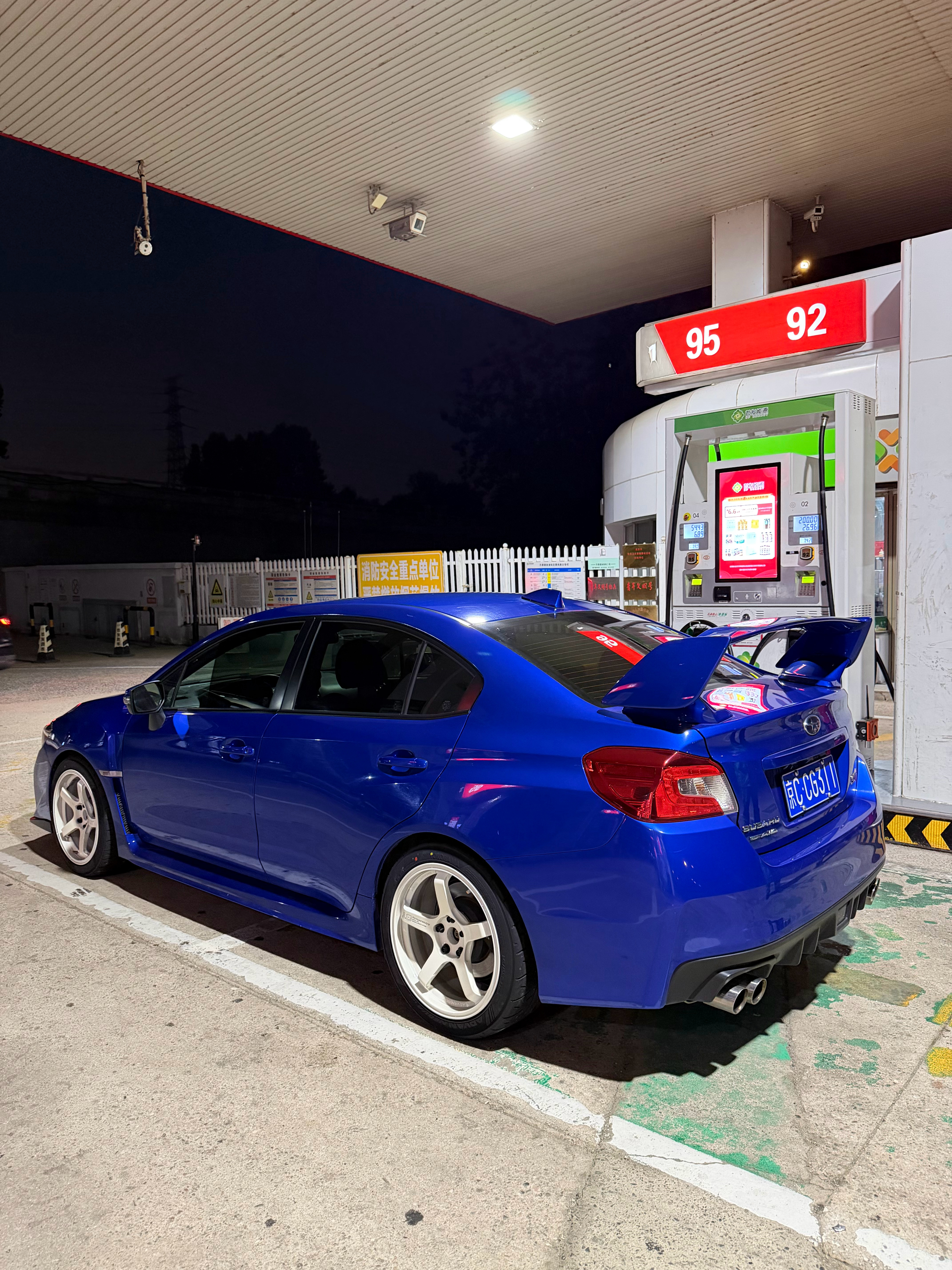店里寄售了一年的STi 客户说咋这么难卖啊我说你要的贵而且车得收拾 你看你车那土