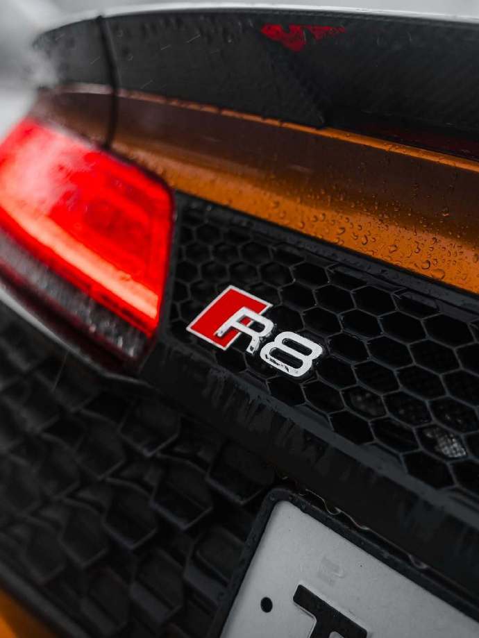 Audi R8 V10 Spyder，这可是奥迪旗舰超跑，魅力值直接拉满！它搭载