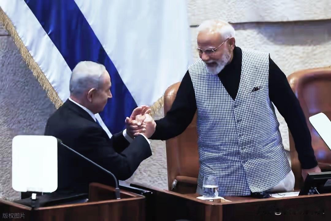 【印度“有事”了！伊朗向印度船只开火】
路透社、新华社、 观察者网等多家主流媒体