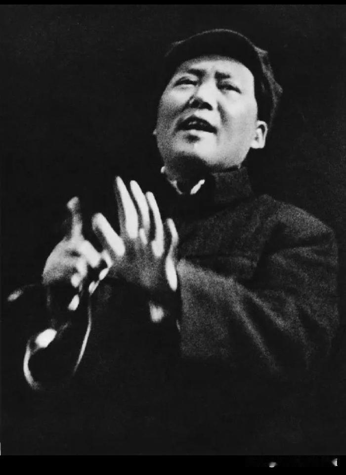 下面给大家分享一条毛主席语录：
如果要看前途，
一定要看历史。
——《毛泽东文集