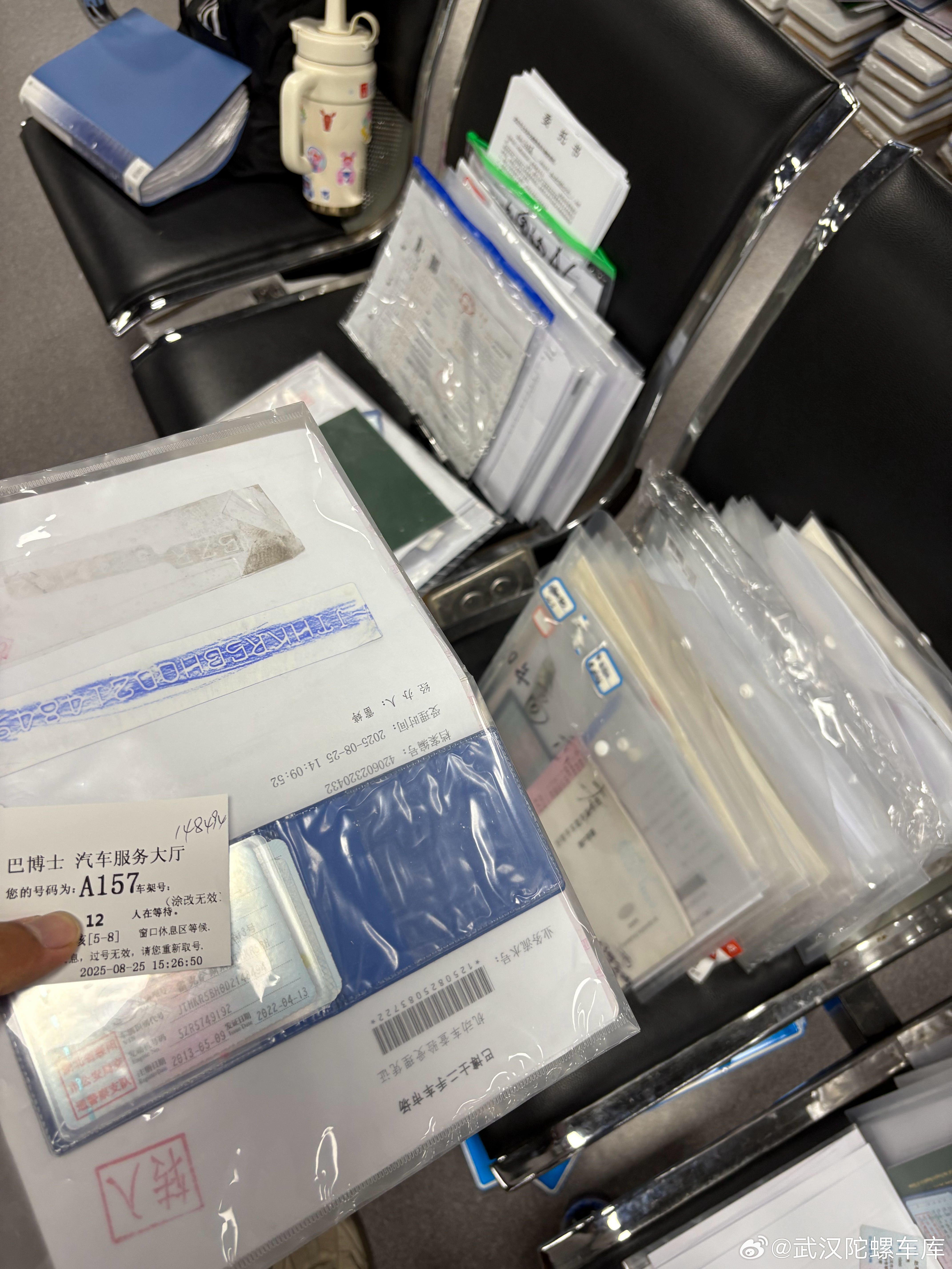 今天车管所过户的太多了[泪奔]这是二手车的旺季又来了吗今天光我就有三台车的过户我