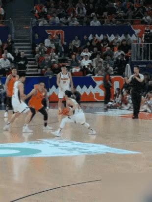 被全场喊“晚安”的人，最后用一声怒吼把客场喊“晚安”。
恩怨得从上赛季说起。