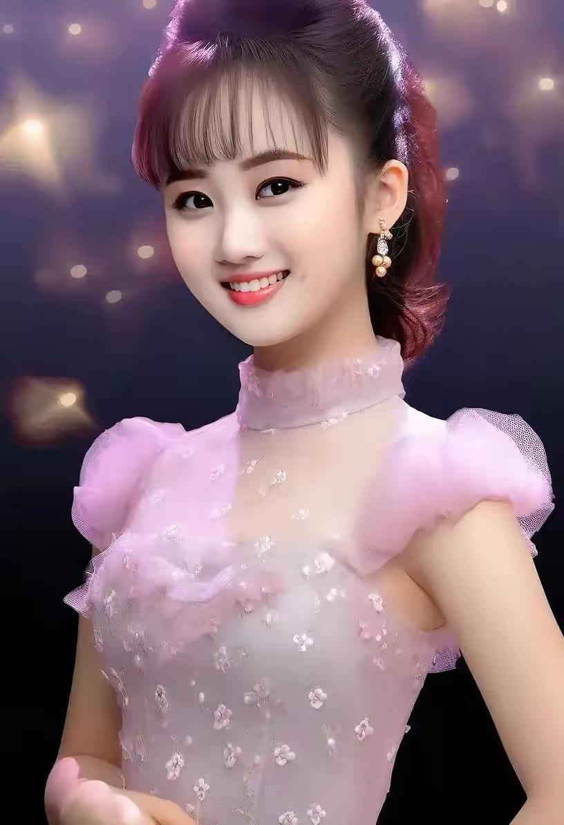 梦幻粉裙少女，微笑如花绽放！🌸✨