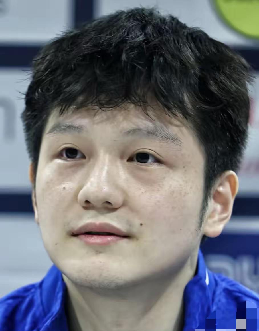 满脸雀斑胡子拉碴的樊振东[我想静静]
​对不起，还是没忍住发出来。因为一眼就沦陷