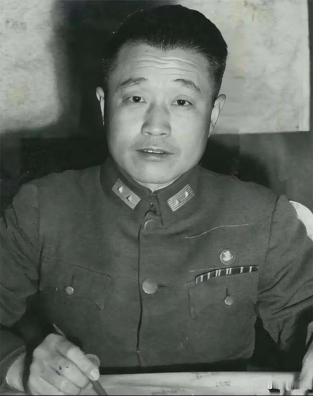 世间许多事，本无对错，只分去留。
上世纪70年代，从功德林放出来的国军著名将领、