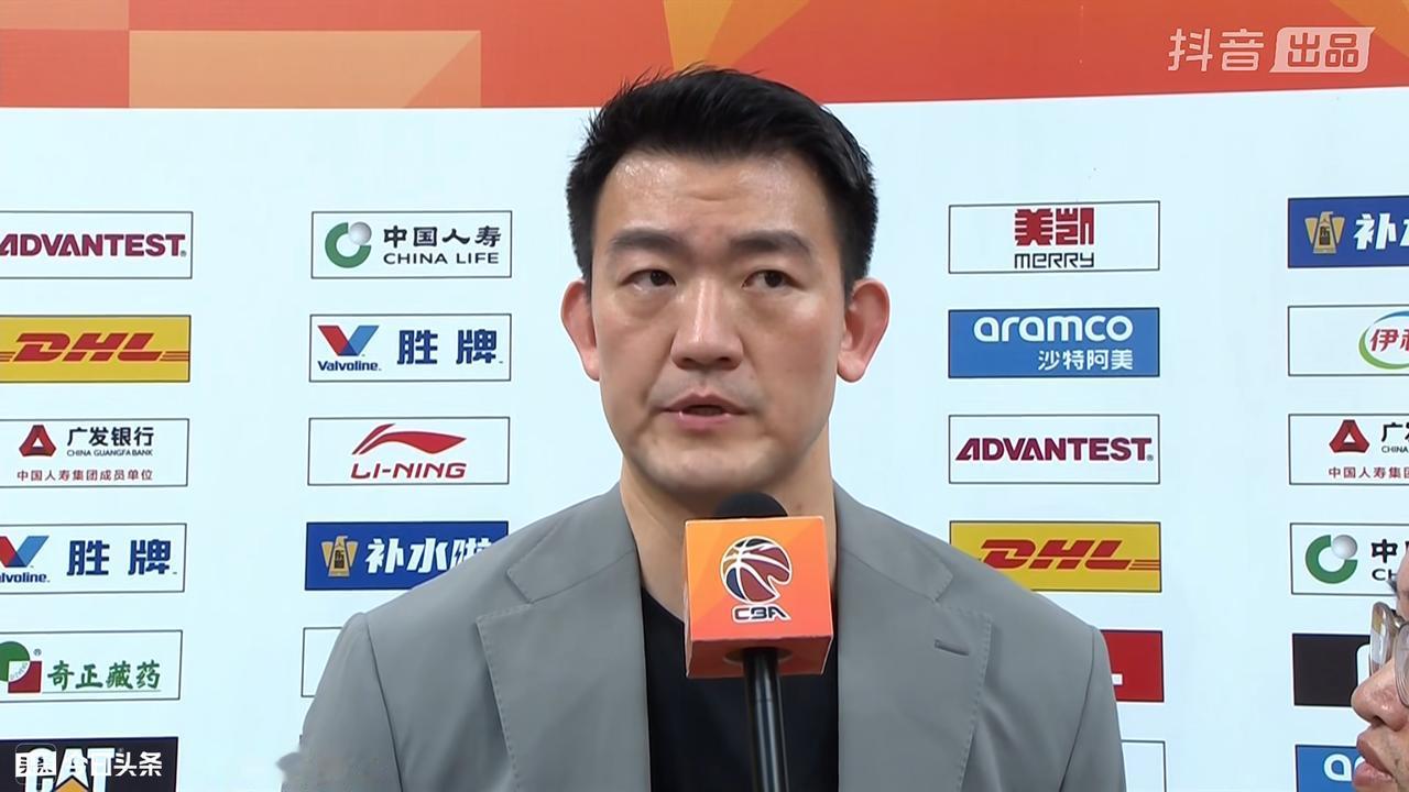 恭喜浙江广厦淘汰山西汾酒俱乐部进入四强[烟花][烟花]
感谢广厦为深圳马可波罗排