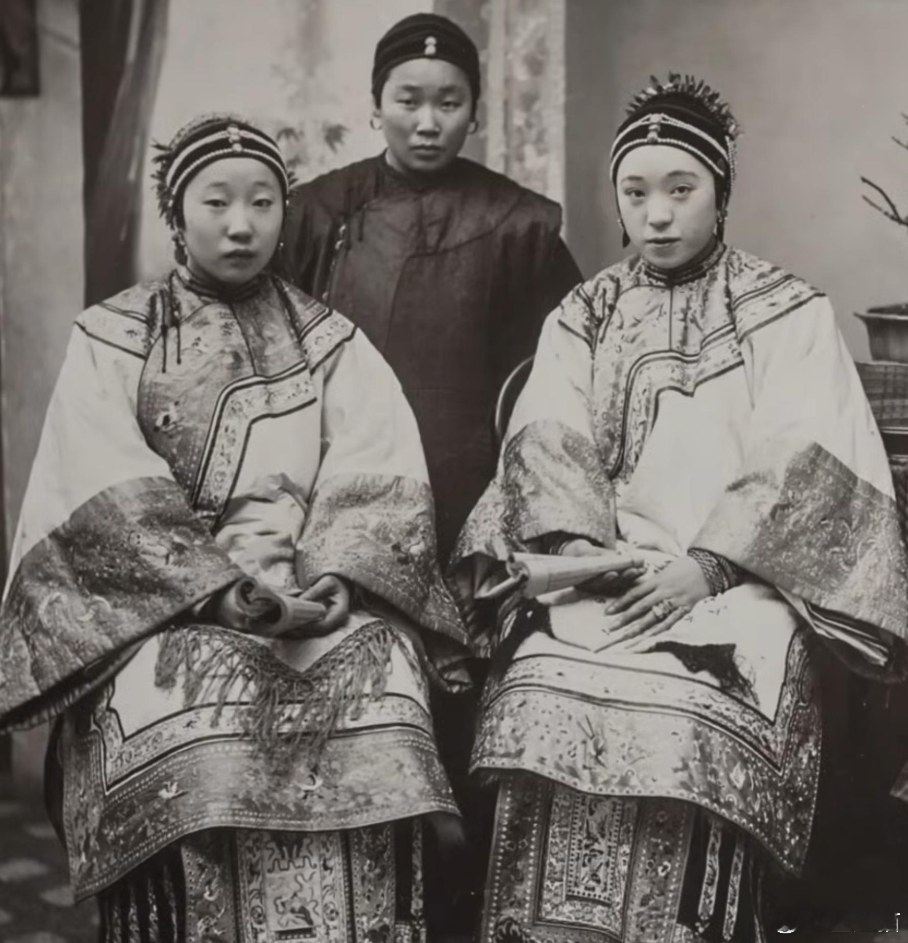 富裕阶层的女子，1880年 