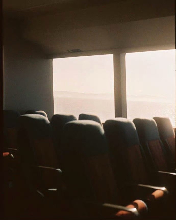 不要以为熟悉的人，就会善待你，有时候他们比陌生人，还可怕。——弗洛伊德 