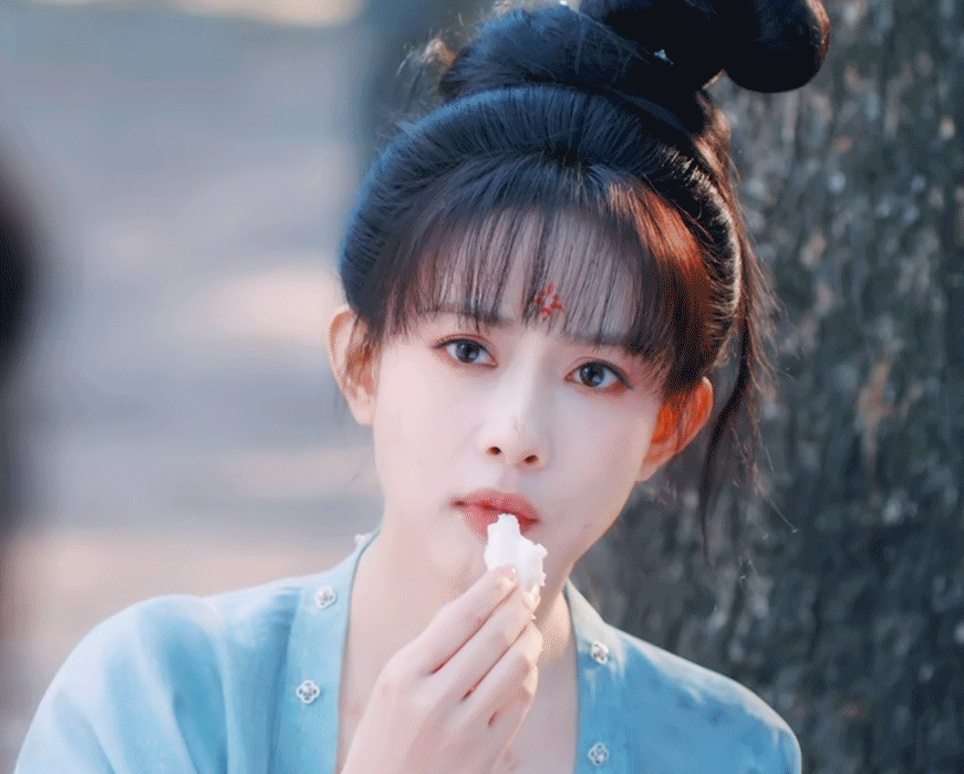 孟姐连续两部女主古偶播的都挺超出预期的九重紫还是播出的第一部一番女主剧 