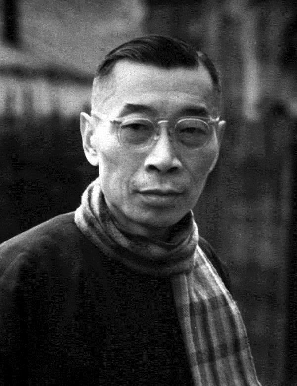 傅雷脾气暴，对得起这个“雷”字，生起气来像个炸雷，咔咔的！
傅雷，号怒庵，实际上