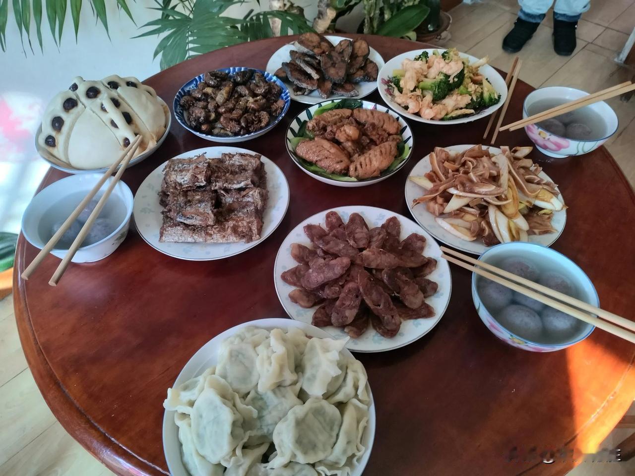 山东烟台方言tou一tou这个tou字应该怎么写呢？
 在胶东地区烟台，经常会说