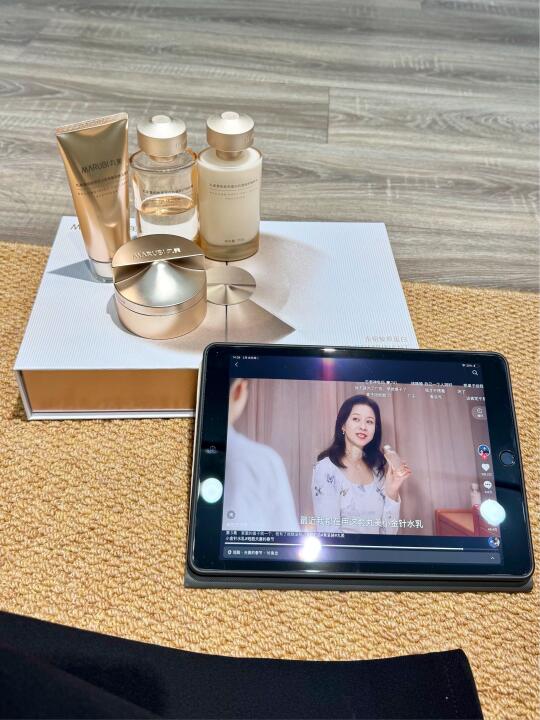 我真的服了！！倪虹洁不会老的吗？