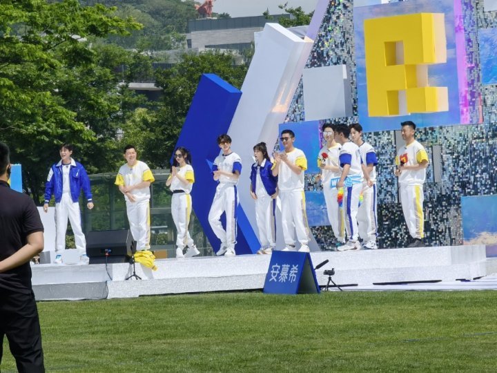 娱乐[超话]李昀锐四年前的今天也在录跑男李昀锐四年前的今天也在录奔跑吧李昀锐四年