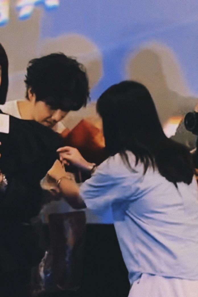 亲手把俩儿子送给了钟汉良