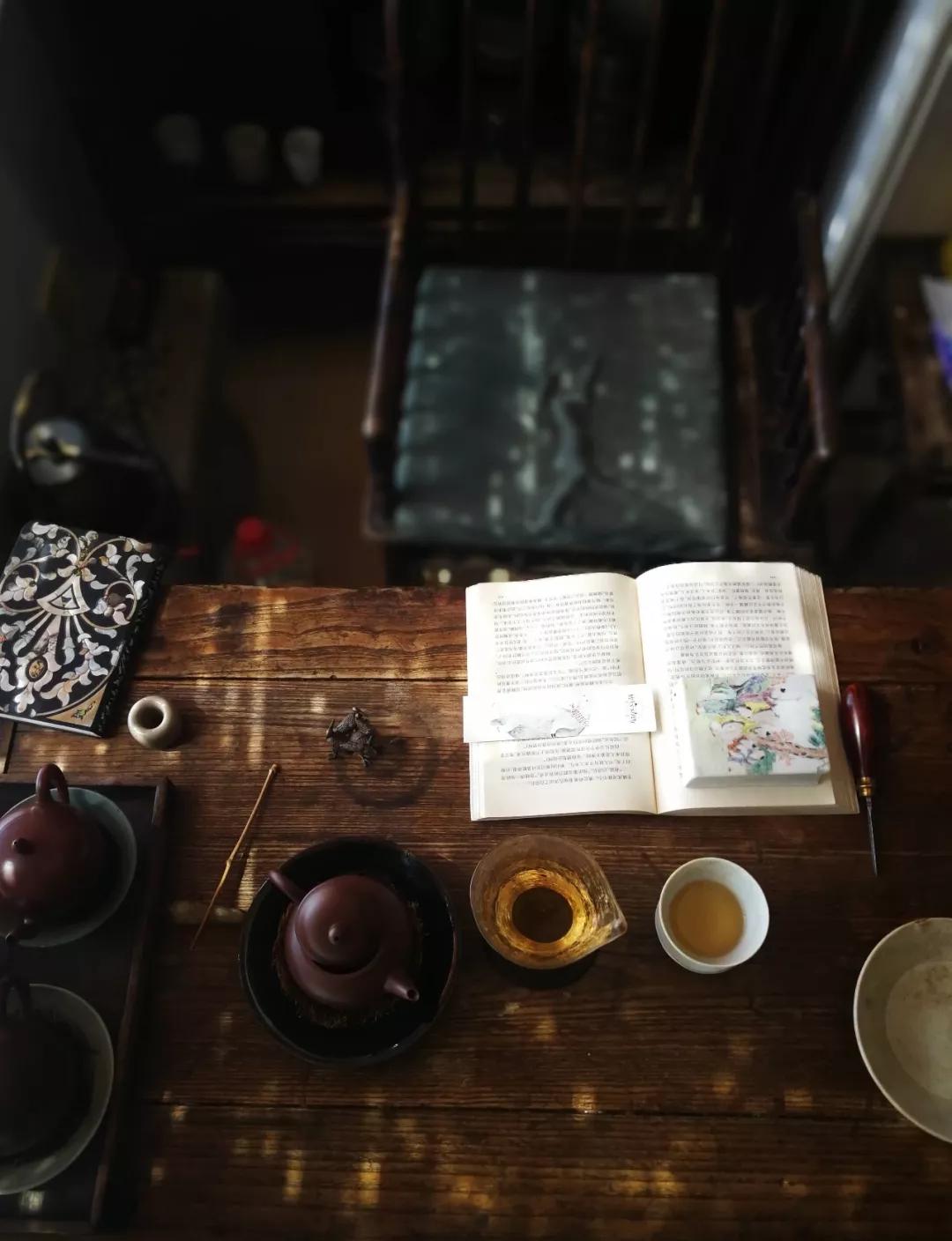 你发现没有：在大环境影响下，除了在体制内的和在好的企业上班的人，大多数人都赚不到