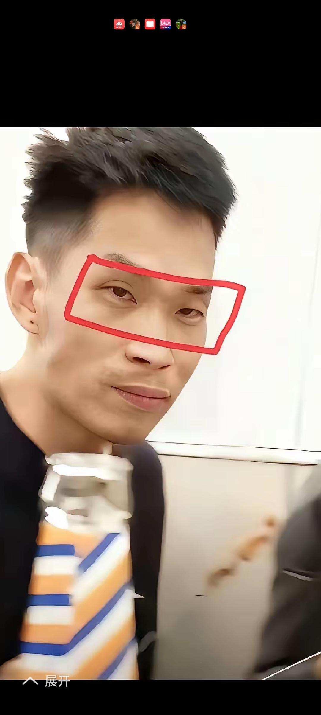 这就是杀害郑州一家三口的凶手。这长相，两腮无肉，眼带凶光。所以说，面有心生。老叙