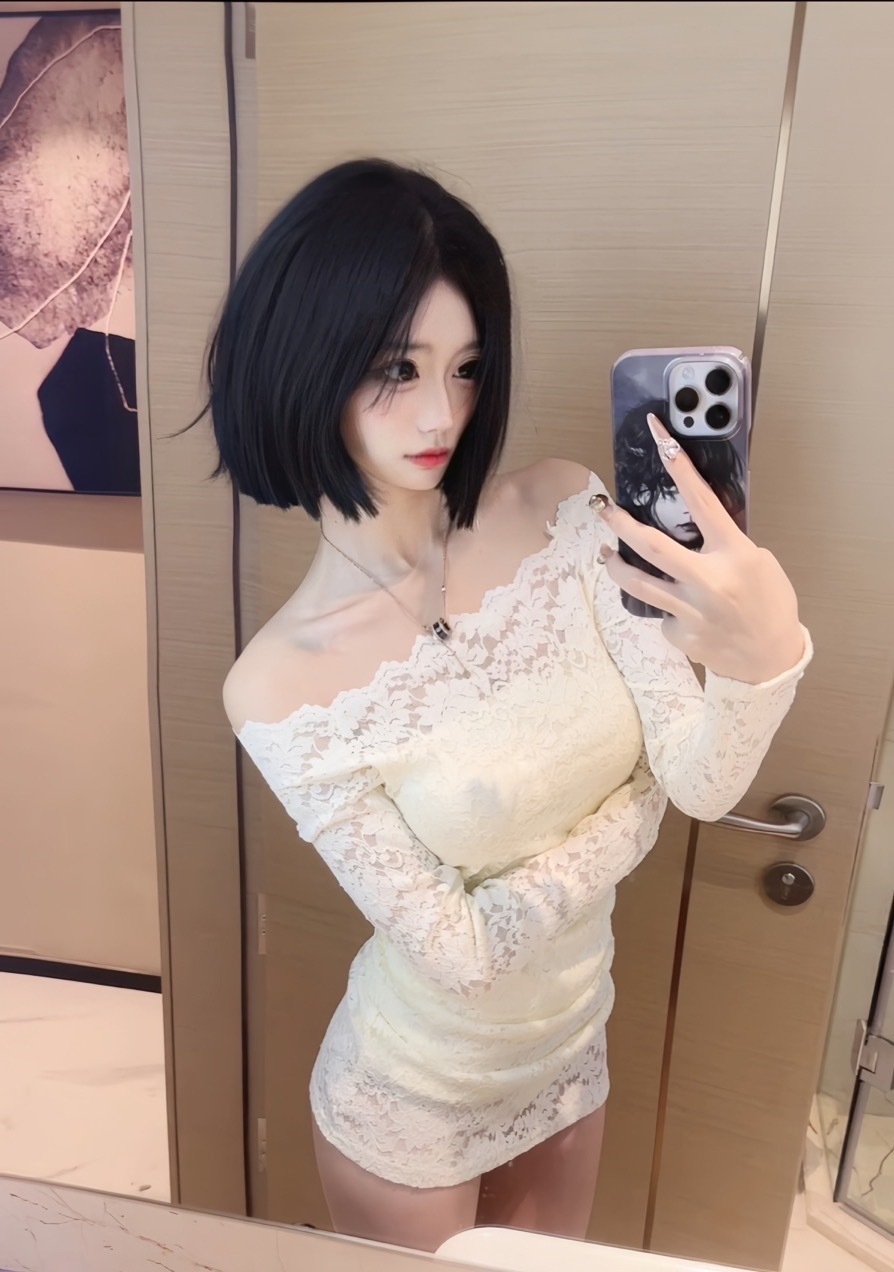 短发美女 ​​​