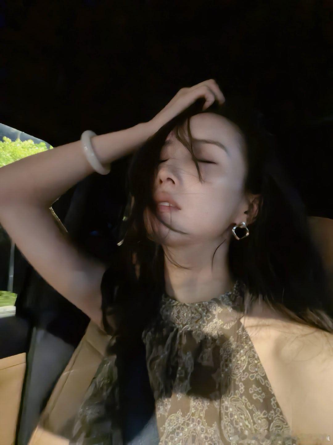 真卷不动了，明天就入伏了，杭州真的好热！我感觉这个夏天过完我会变得黑瘦黑瘦的