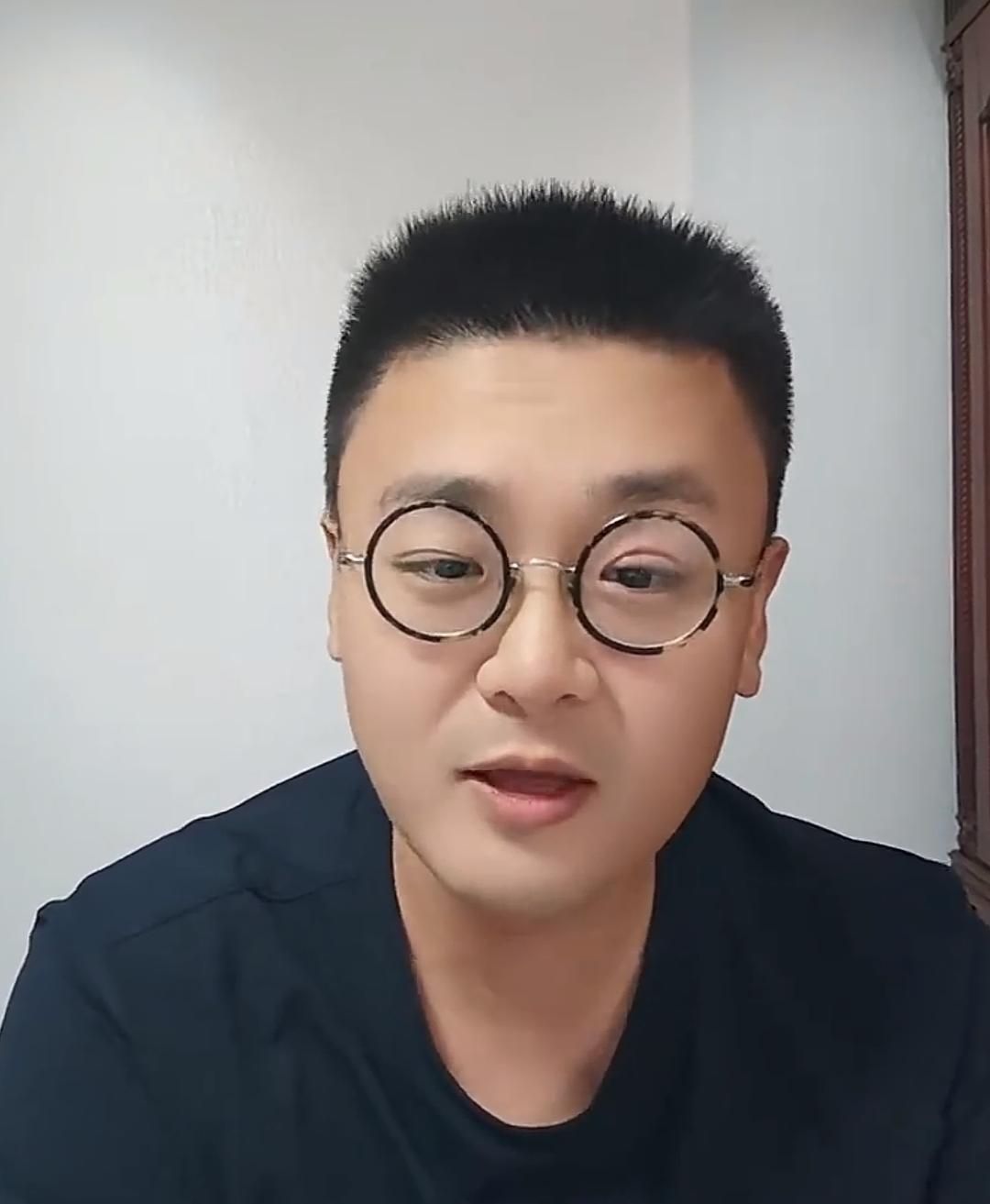 今天看到马翔宇的最近几个视频，真的觉得他这个人太钻牛角尖了，太有执念了，连续发了