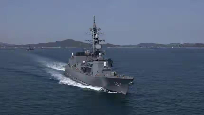 日本又挑衅了，4月17日派舰艇“雷”号护卫舰穿越了中国台湾海峡，还在凌晨4点偷偷