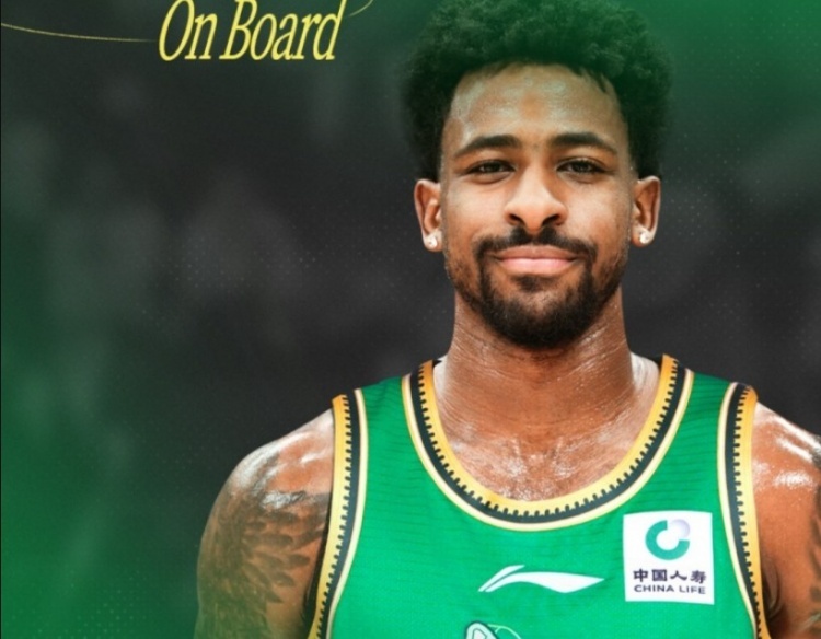 直播吧：辽宁男篮即将使用本赛季的最后一个外援调整名额，布罗金顿似乎成了最有可能被