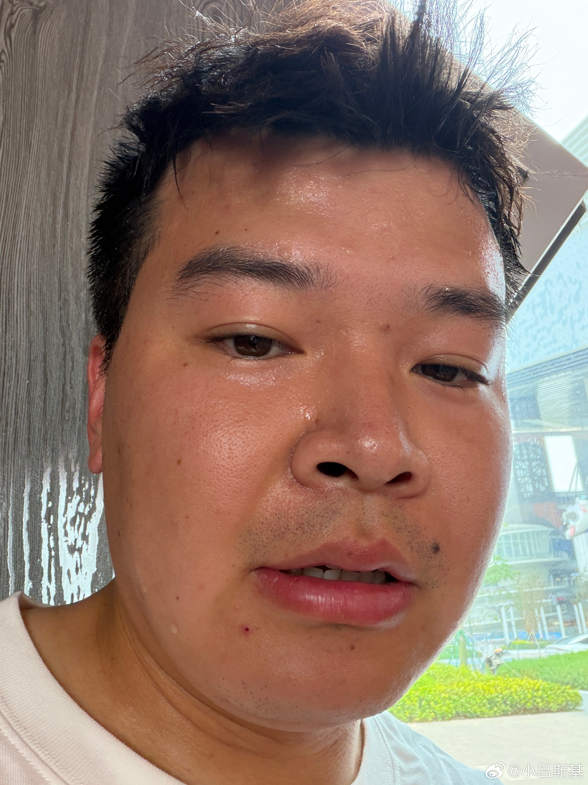 这卡丁车开起来就不热了稍微出点汗，挺爽团购不到一百块，能开13圈，性价比贼高一会