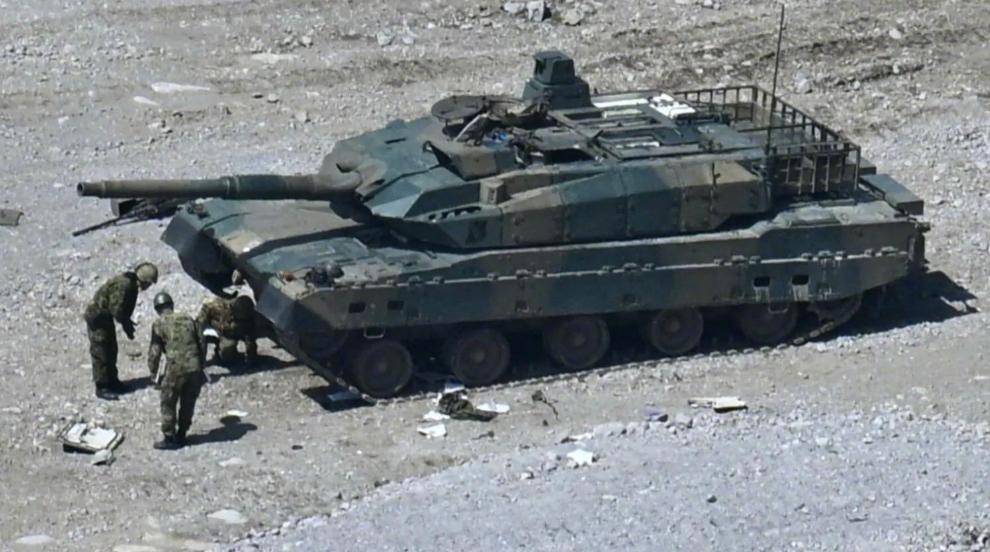 日本10式坦克是炸仓呀！

4月21日上午8点半，图一里的10式坦克，发生爆炸事