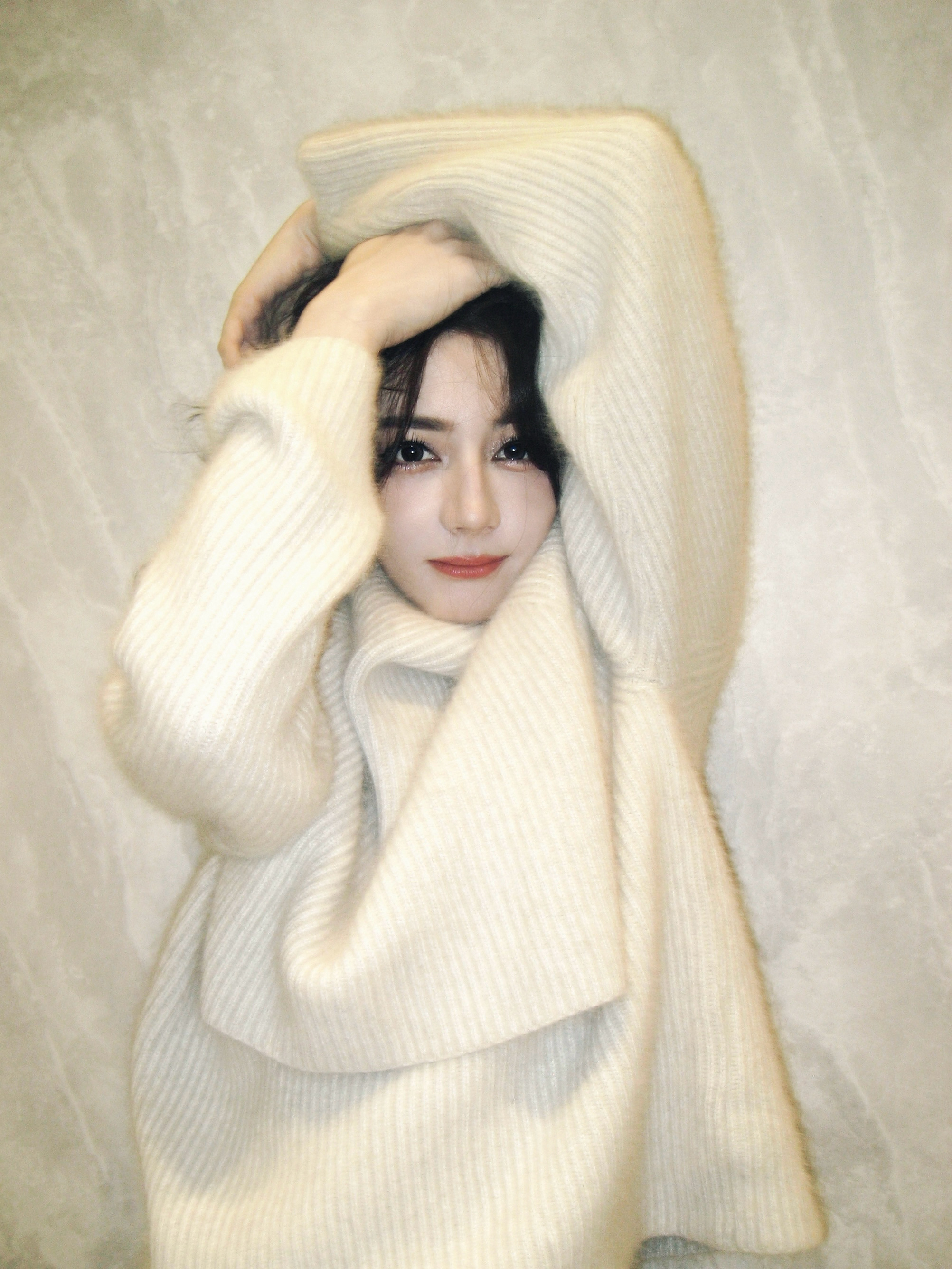 迪丽热巴二月营业照暖呼呼奶呼呼毛茸茸的热巴 迪丽热巴二月营业照，暖呼呼奶呼呼毛茸