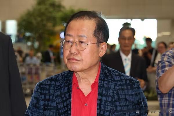 洪准杓批李真淑延续"全贤姬先例"，全贤姬回应两者情况截然不同

11日围绕韩国广