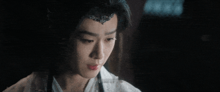 露芜衣 拼好狐露芜衣作为我们的小狐狸来说，也是有着自己的想法，看到了最新的剧情的