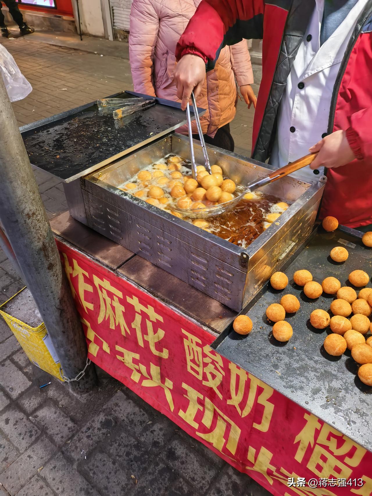 晒图笔记大赛好像在大连吃炸元宵的少，正月十五吃汤圆的多。今天正月十五难得休息一天