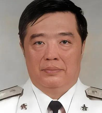 1998年，香港icon贺龙之子贺鹏飞，看四下没人，闪身冲进一间商人办公室，凑到