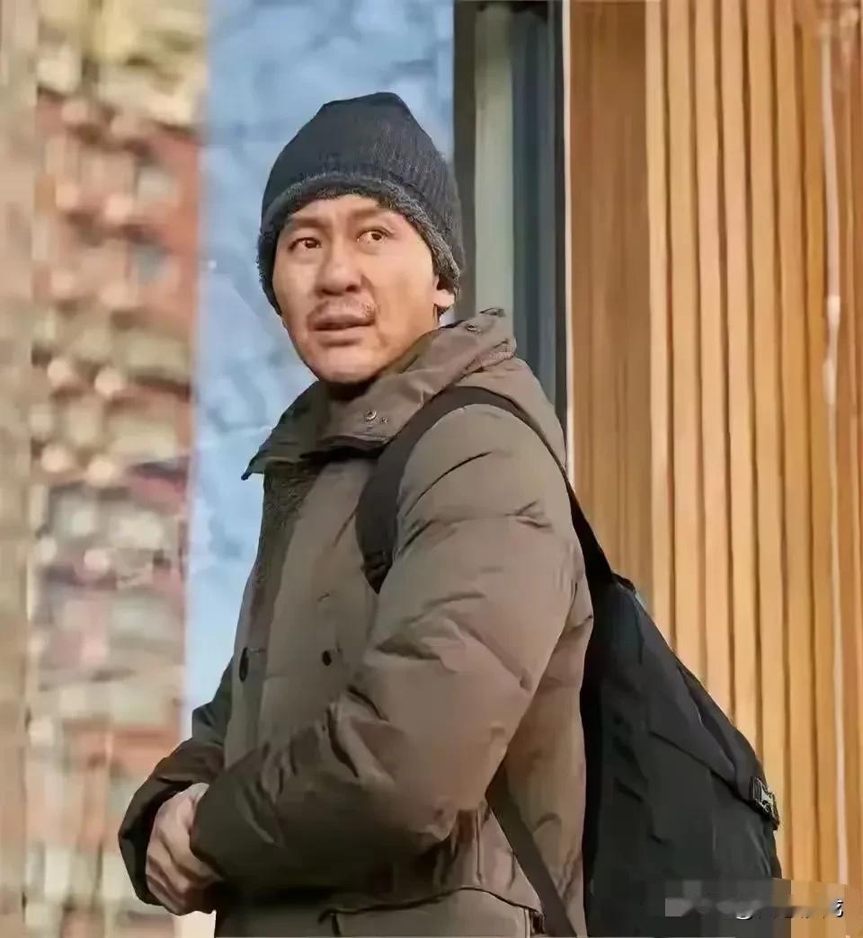 【大黑牛老了】网友：人家身家十来个亿，随时可以环游世界，就不必大伙操心啦

基本