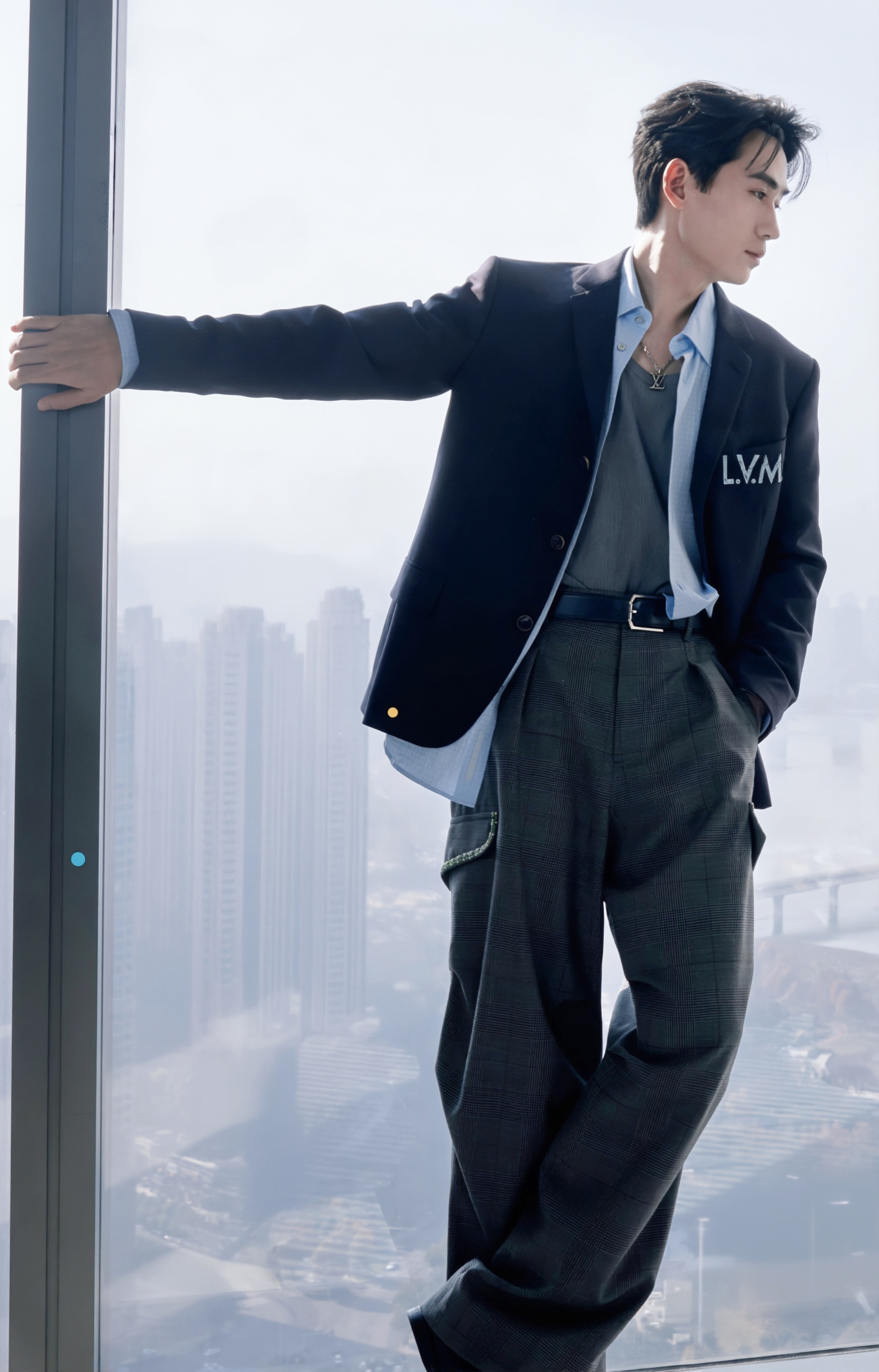 来看影帝的大长腿朱一龙