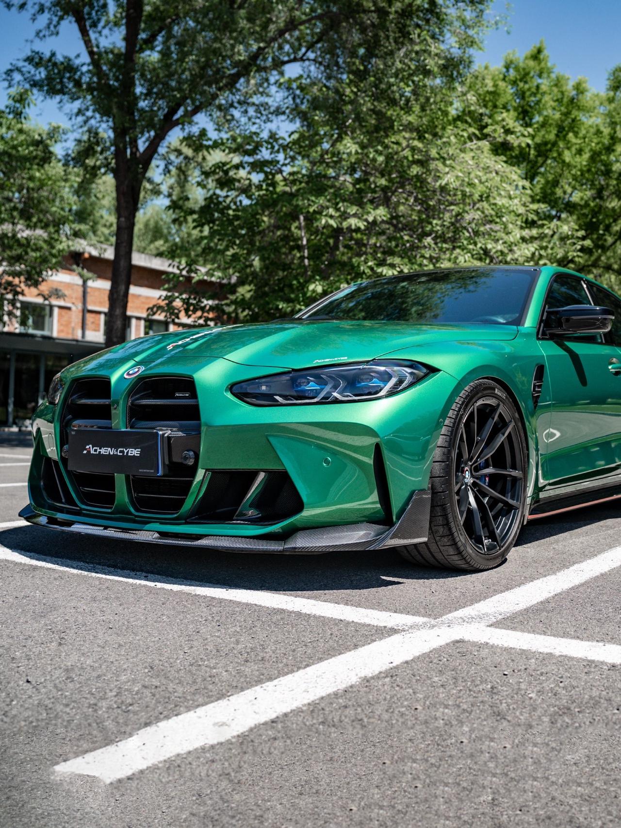 这台M3都改了啥？看颜值就知道一定是一整套的雷肯茨博干碳套件了，适配G80 G8