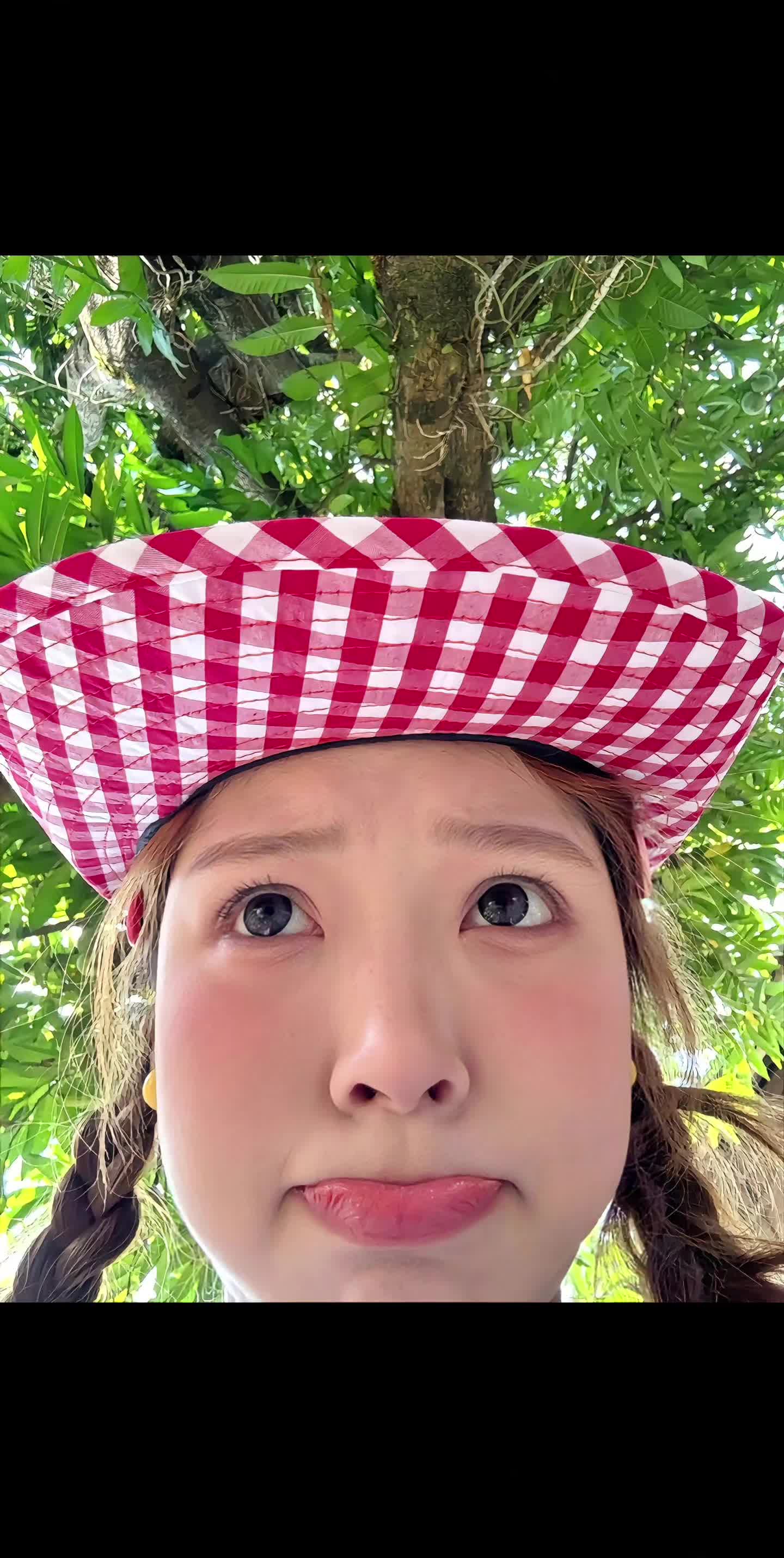 答对问题亲一下 这就是我的奖励