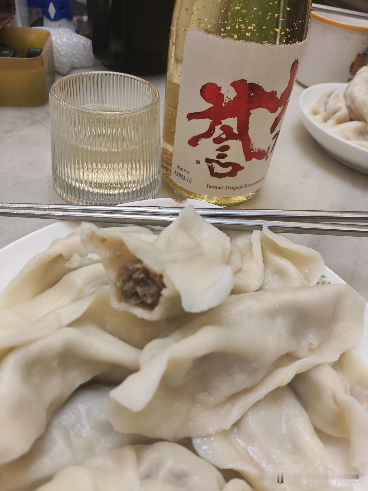 今晚买了牛肉粒，包了牛肉粒的饺子！味道不错哦！感觉有时候创新也不是说很尖端的科学