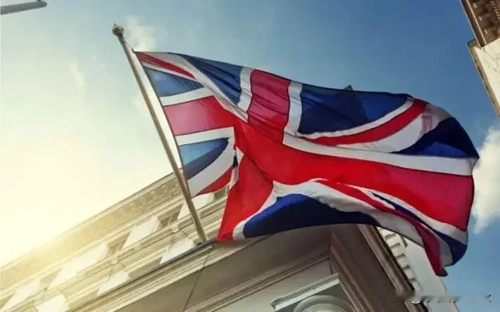 英国🇬🇧首相“斯塔墨”滚蛋的最后一件事，[灵光一闪]就是签字把“敬业钢铁”收