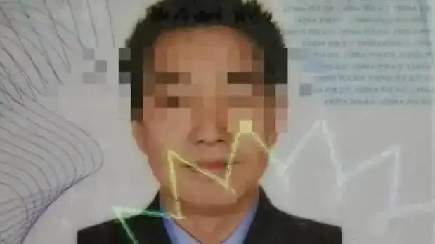 上海一名警察被前妻举报“多次猥亵继女”
上海一名警察被前妻举报多次猥亵继女，引起