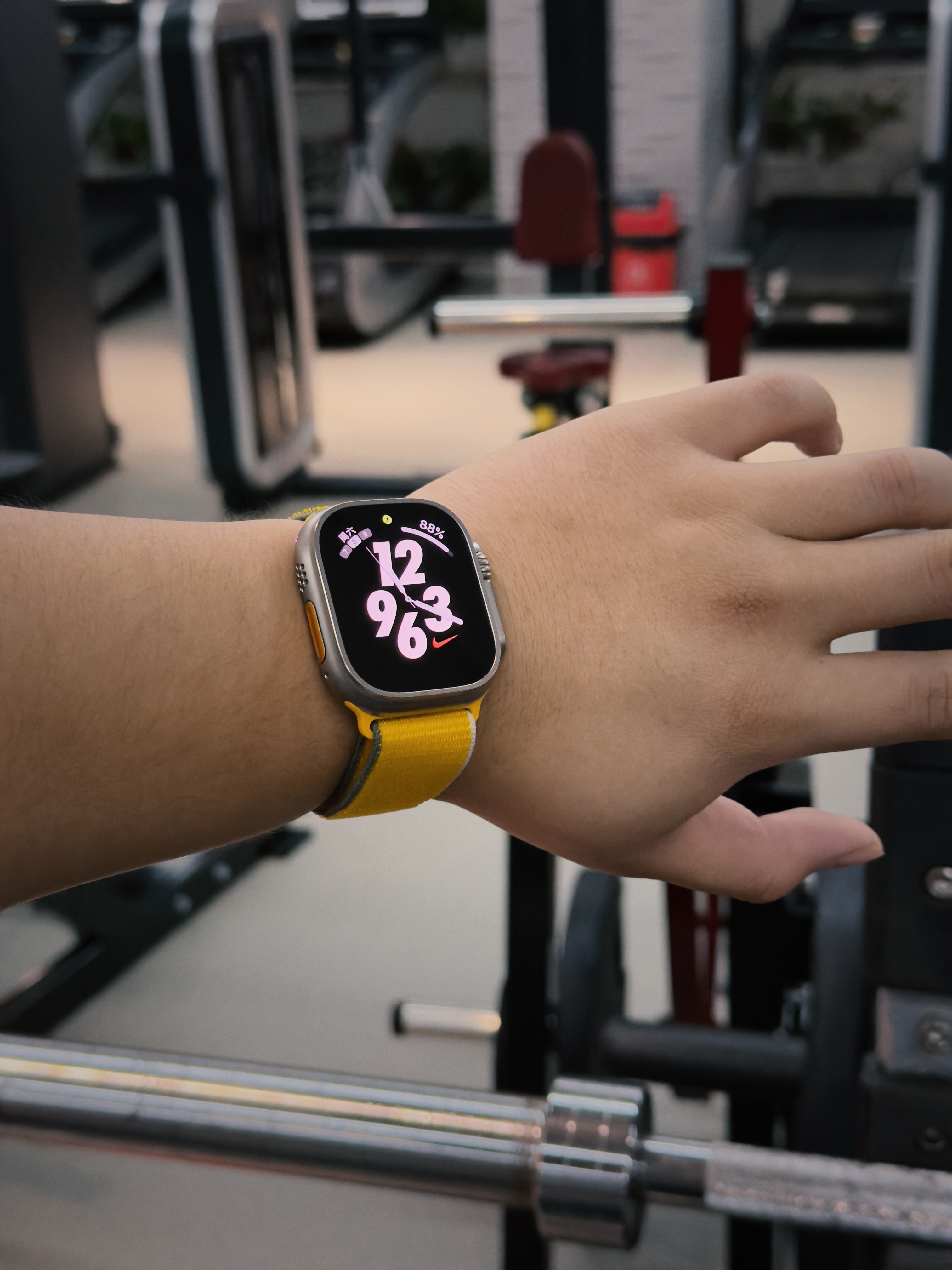 把Apple Watch Ultra2 翻出来了，23 年 10 月首发买的，到