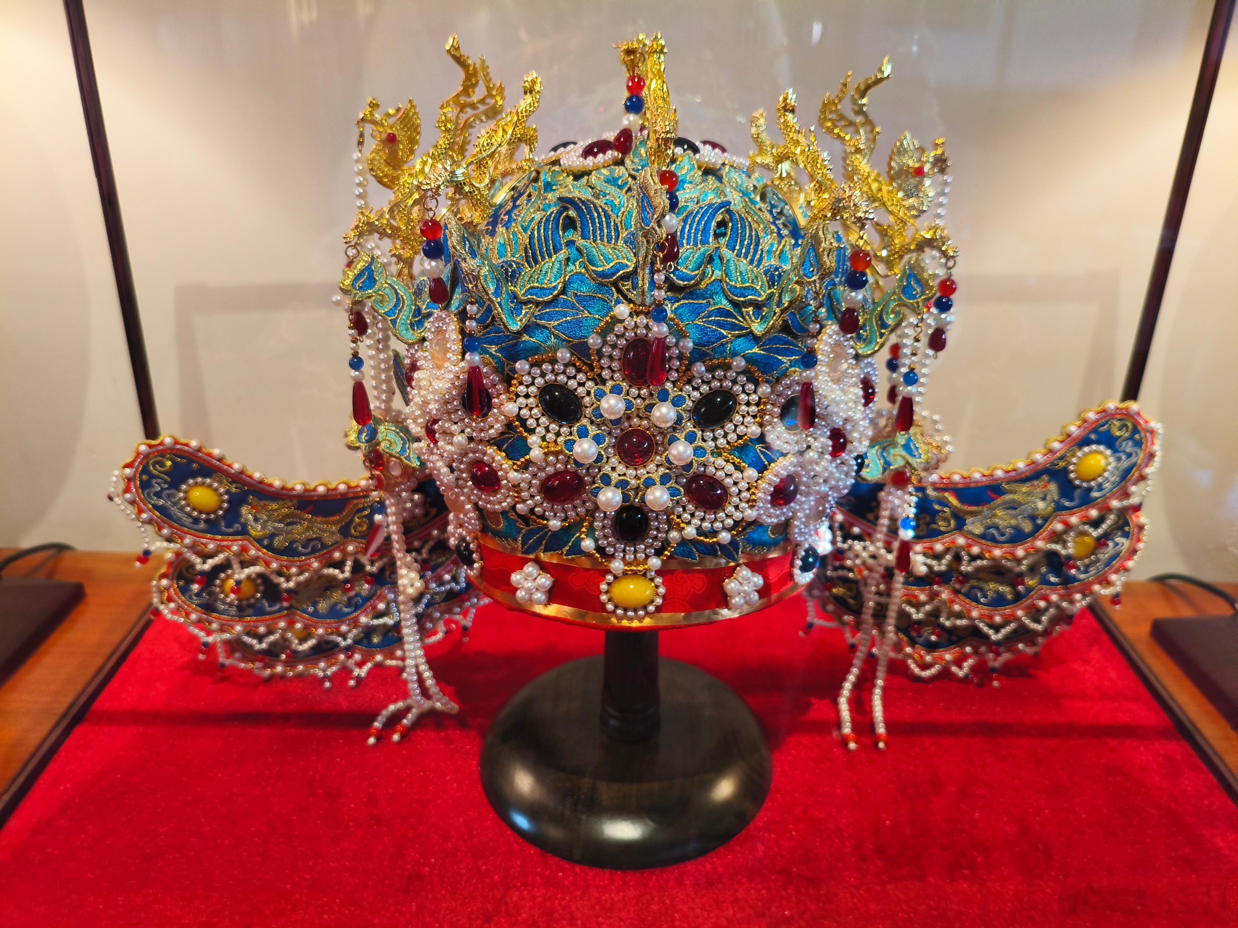 不会说话的人，怎么提高表达能力？1、训练自己的逻辑思维。有条理，有层次，尽量抓住