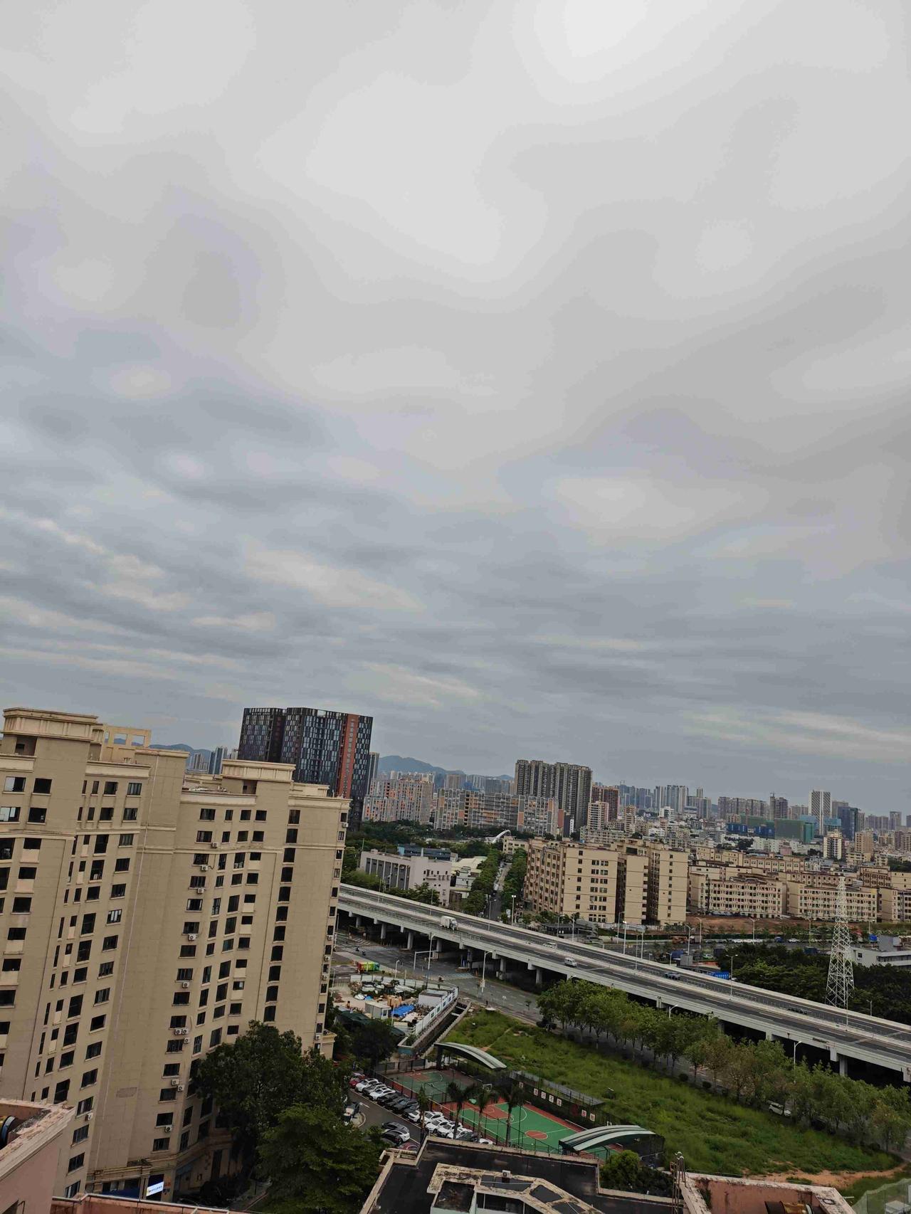 我的今日状态：😁轻松愉快
我这里的天气：🌤️多云深圳今日多云，气温23度到2