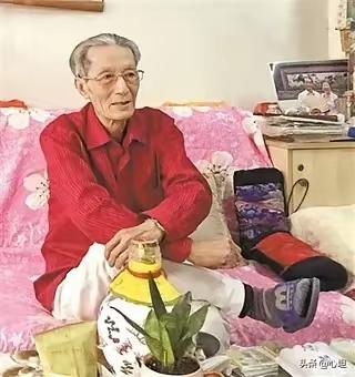 《夜吹着冰凉的风》这首歌，歌声悠悠舒缓，真是特别好听！太赞了！🙏🏻♥️👏?