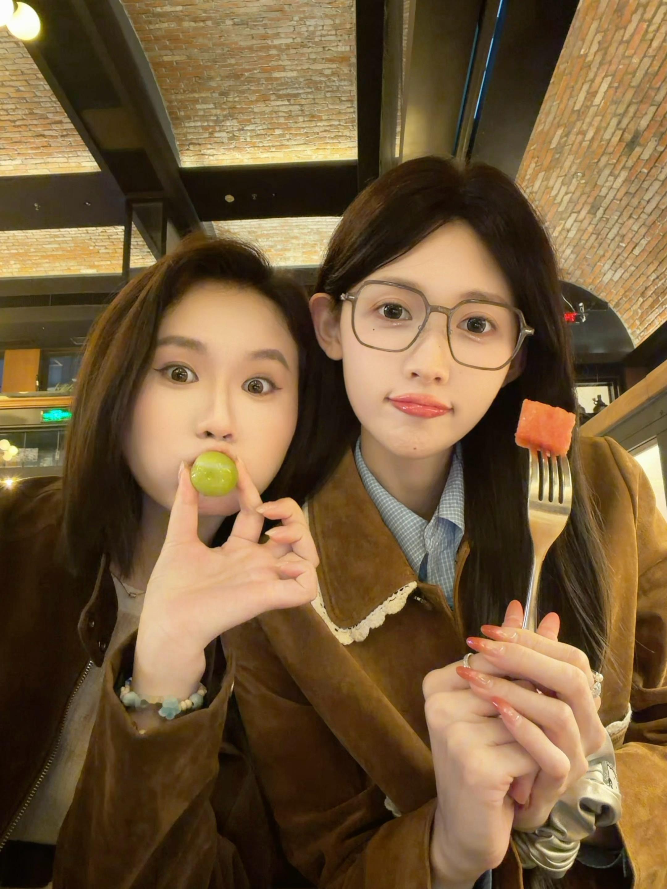 一些动图乐乐宝车模  ​​​