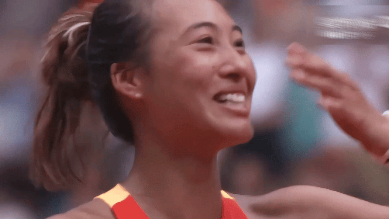 转发这个郑钦文，接逆风翻盘的人生！！！ ​​​