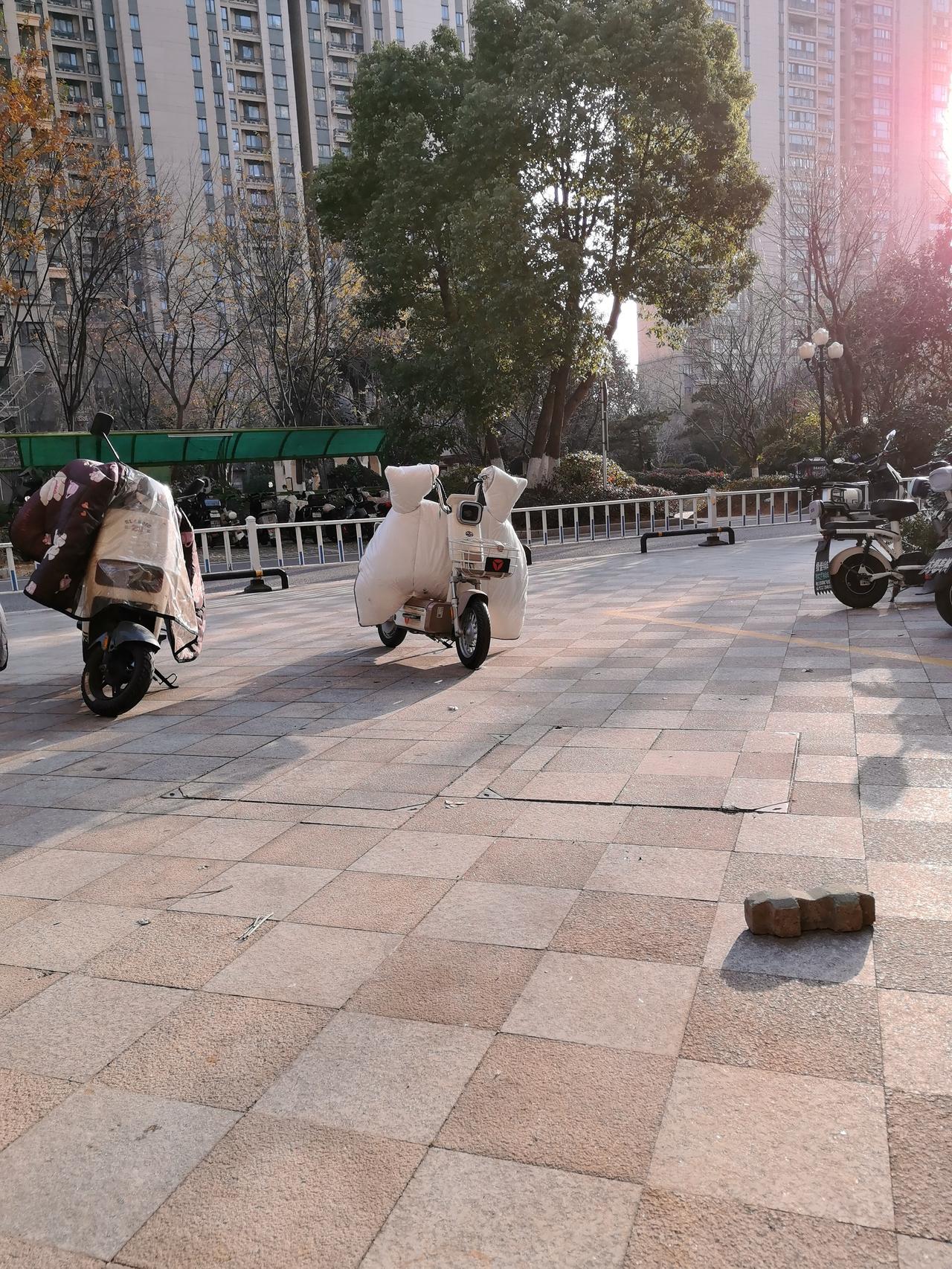 唉，每天上班经理的第一句话就是，今天加大力度催收，没完成任务都要加班



说这