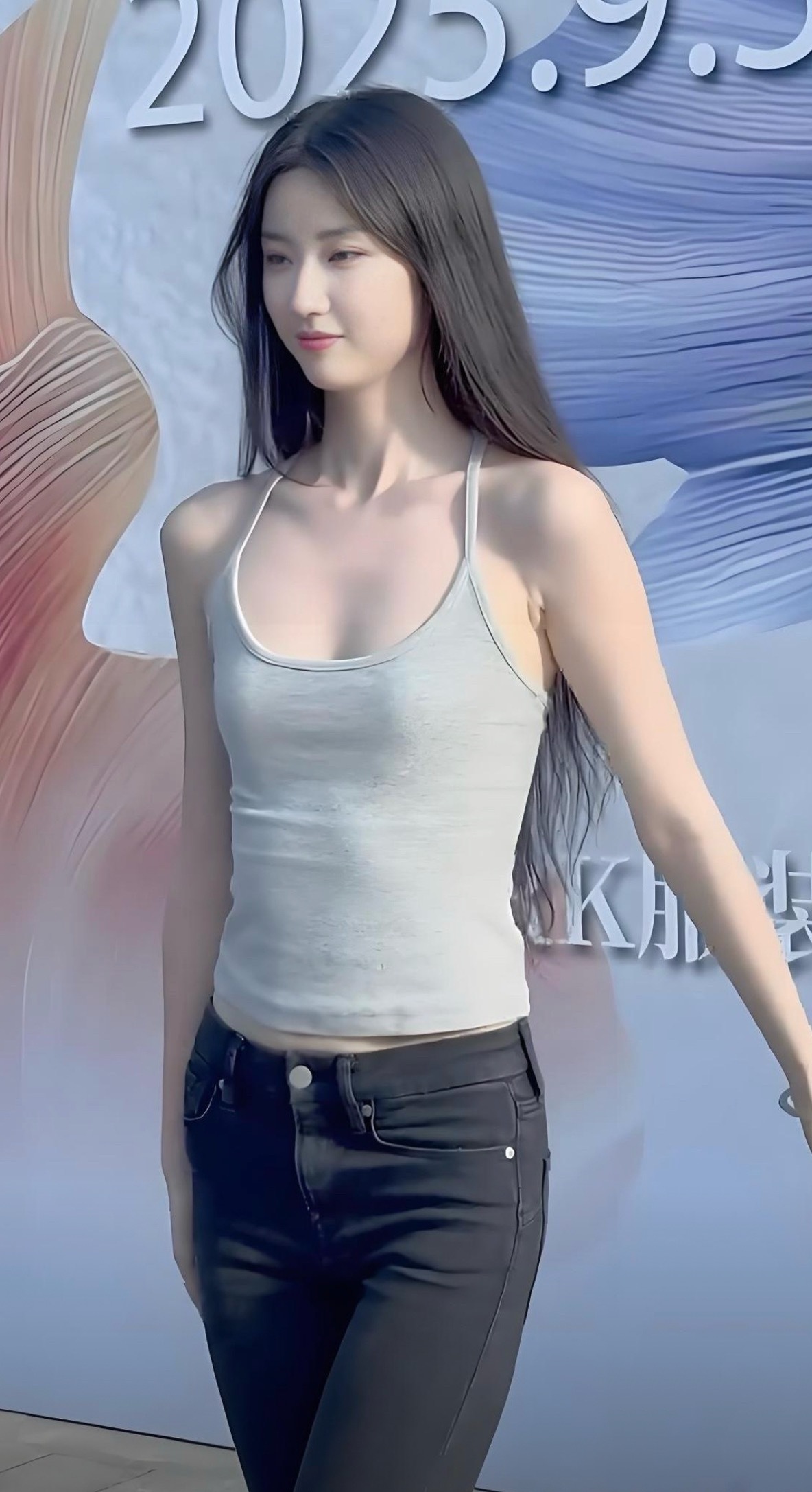 号称小刘亦菲的北影校花 怎么感觉更像卢昱晓 